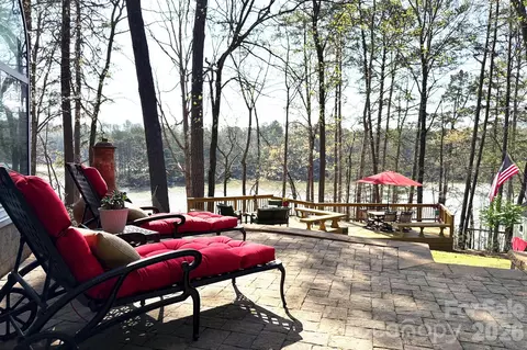 Exterior - 91 Island View Ct, Mill Spring, NC 28756 photo 2 of 15