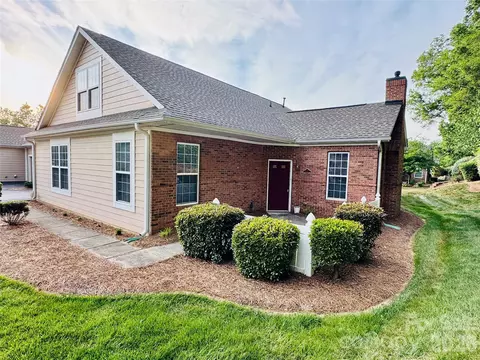 8035 Sultana Cir, Charlotte, NC 28227