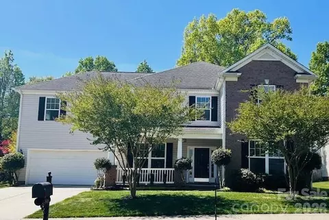 8006 Fine Robe Dr, Indian Trail, NC 28079