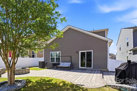 Exterior - 1389 Loggerhead Dr, Lancaster, SC 29720 photo 2 of 6