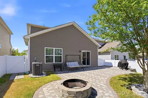 Exterior - 1389 Loggerhead Dr, Lancaster, SC 29720 photo 3 of 6