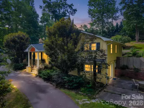111 Dogwood Dr, Black Mountain, NC 28711