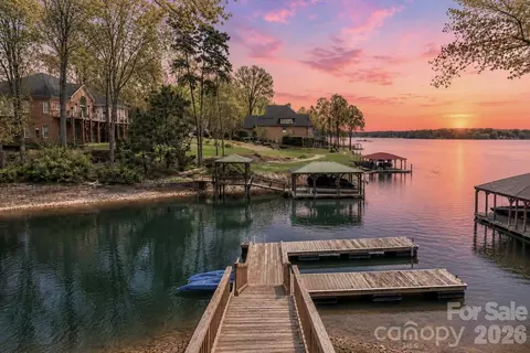 119 Shelter Cove Ln, Mooresville, NC 28117