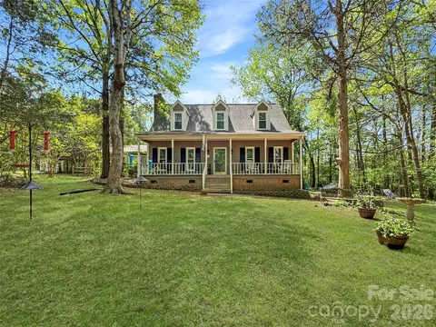8209 Saddlehorse Ln, Charlotte, NC 28215