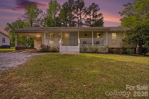 2716 Norfolk Rd, Lancaster, SC 29720