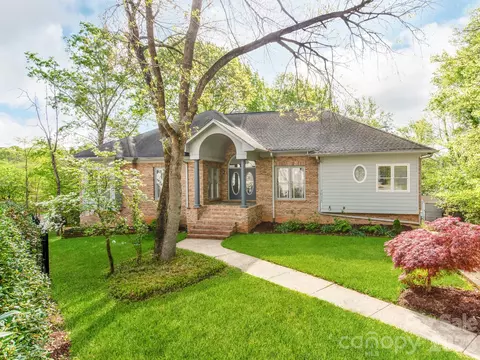 7015 Oakview Ln, Charlotte, NC 28226