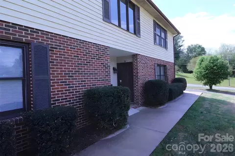 525 SW 12th Sw 29 St SW #29, Hickory, NC 28602
