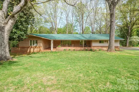 465 28th Avenue Ne Ln NE, Hickory, NC 28601