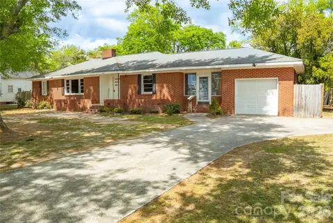211 E Richland St, Kershaw, SC 29067