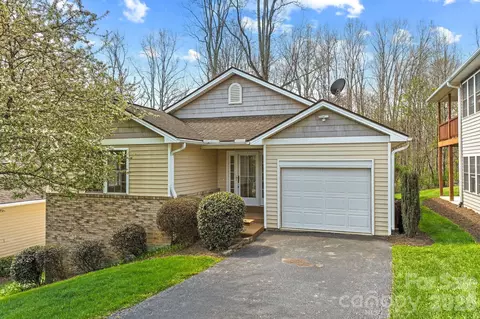 73 Creeks End Cir, Mills River, NC 28759