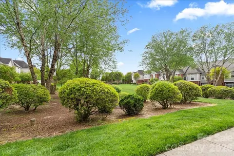 Exterior - 1017 Central Park Cir, Davidson, NC 28036 photo 3 of 5