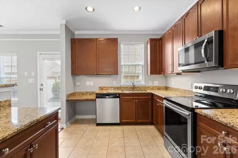 Kitchen - 1017 Central Park Cir, Davidson, NC 28036 photo 2 of 2