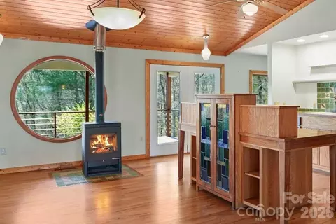 Living - 310 Burr Rdg, Marshall, NC 28753 photo 5 of 5
