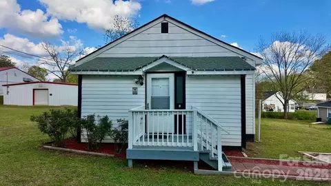 405 S 12th St, Bessemer City, NC 28016