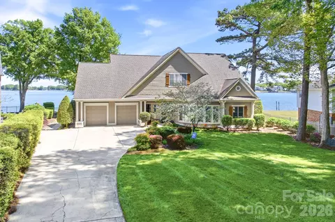 21217 Island Forest Dr, Cornelius, NC 28031