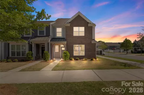 2004 Blewett Dr, Charlotte, NC 28269