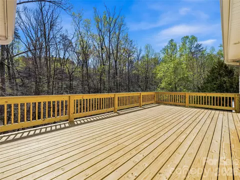 Exterior - 196 Blackbird Ln, Tryon, NC 28782 photo 7 of 10