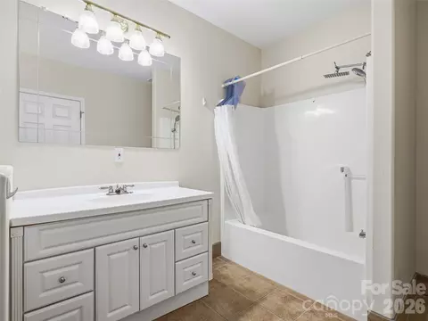 Bath - 196 Blackbird Ln, Tryon, NC 28782 photo 4 of 4