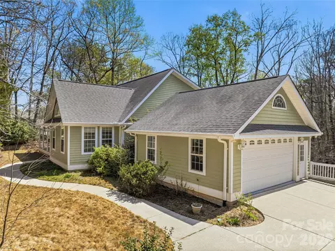 Exterior - 196 Blackbird Ln, Tryon, NC 28782 photo 3 of 10