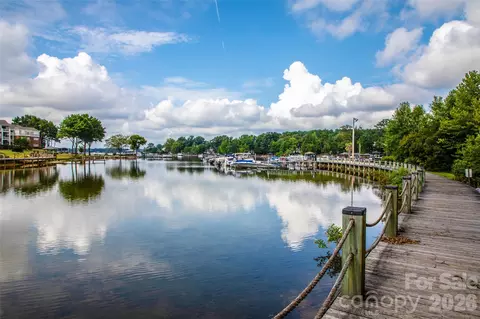 18633 Harborside Dr, Cornelius, NC 28031