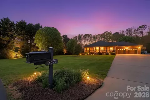 2676 Gold Rush Dr, Lincolnton, NC 28092