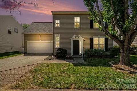 7833 Rolling Meadows Ln, Huntersville, NC 28078