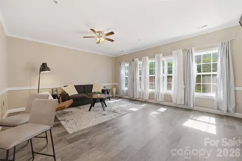 9054 Meadow Vista Rd, Charlotte, NC 28213