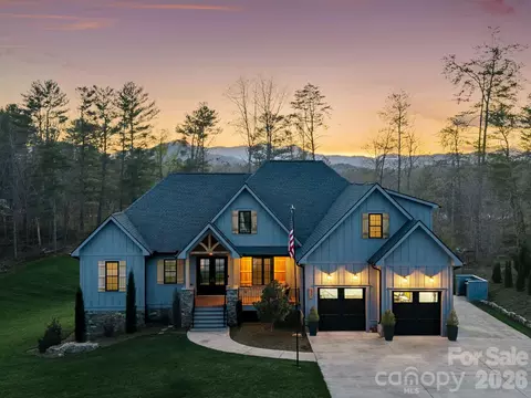 31 Grizzly Dr, Leicester, NC 28748