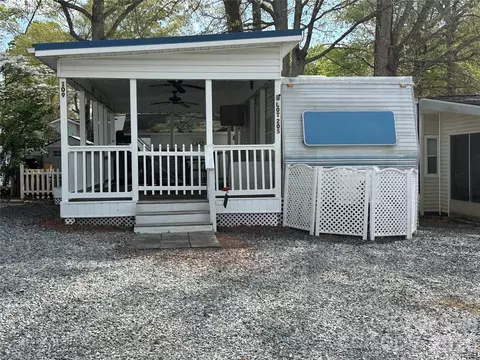 109 Pine St, New London, NC 28127