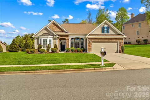 198 Hunters Hill Dr, Statesville, NC 28677