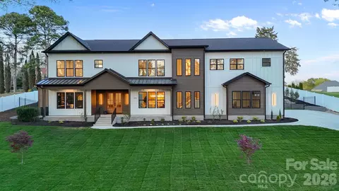 475 Canvasback Rd, Mooresville, NC 28117