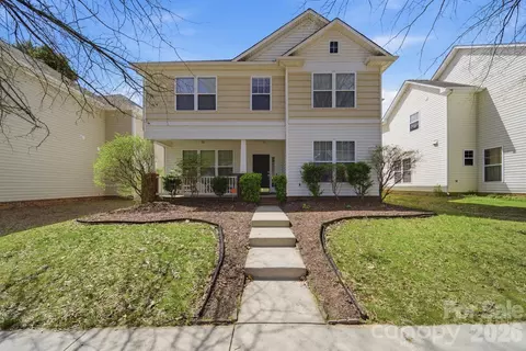 6010 Colonial Garden Dr, Huntersville, NC 28078