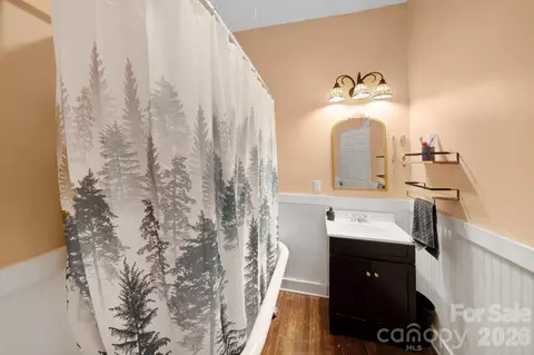 Bath - 67 4th St, Cramerton, NC 28032 photo 2 of 2