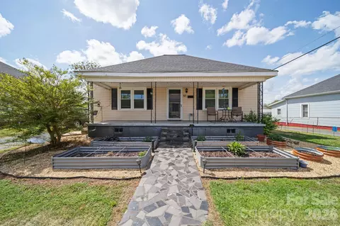 67 4th St, Cramerton, NC 28032