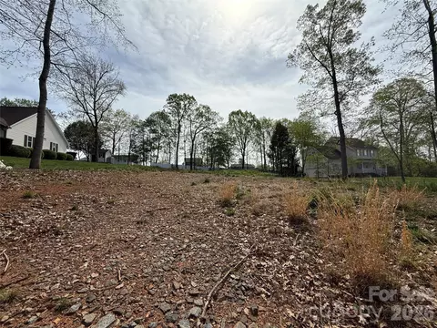 155 Greenwich Dr, Statesville, NC 28677
