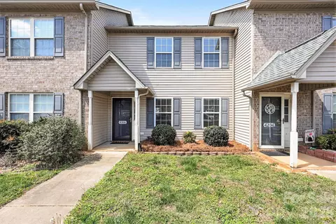 4206 Bentley Dr, Randleman, NC 27317