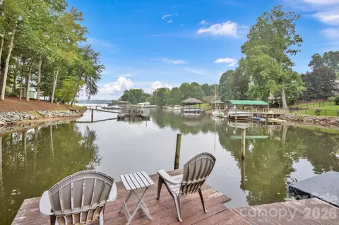 470 Lakeview Shores Loop, Mooresville, NC 28117