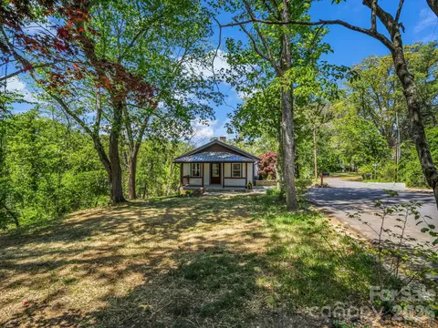 18 Worley Pl, Asheville, NC 28806