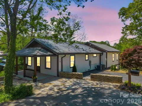 18 Worley Pl, Asheville, NC 28806