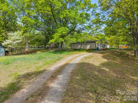 Vinewood Road, Davidson, NC 28036 photo 3
