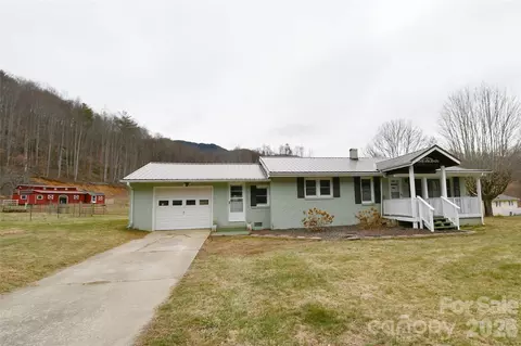 1650 Hughes Gap Rd, Bakersville, NC 28705