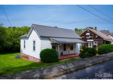 102 6th Em St, Marion, NC 28752