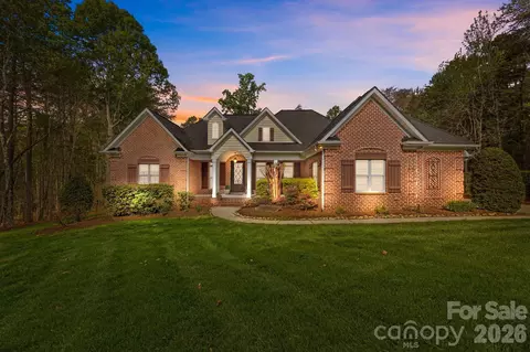 3143 James Plantation Dr, Denver, NC 28037