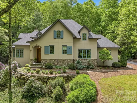 732 Streamside Dr, Arden, NC 28704