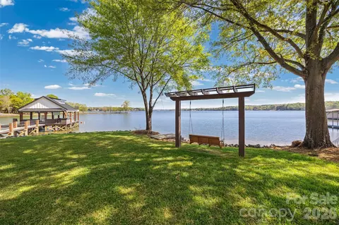 5280 Masons Ferry Rd, Clover, SC 29710