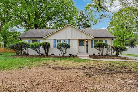 6711 Edenwood Pl, Charlotte, NC 28212