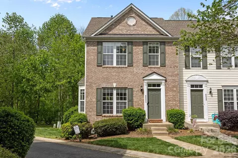 9584 Blossom Hill Dr, Huntersville, NC 28078