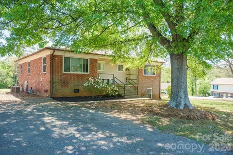 829 4th Sw Ave SW, Hickory, NC 28602