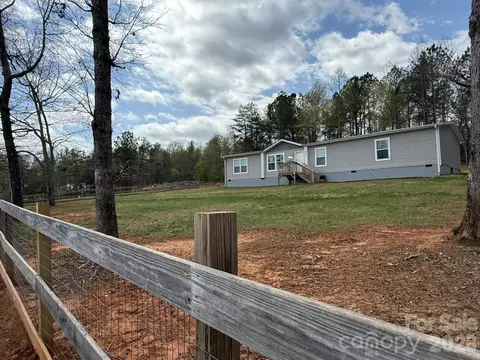 288 Walker Rd, Nebo, NC 28761