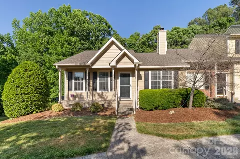 9313 Four Mile Creek Rd, Charlotte, NC 28277